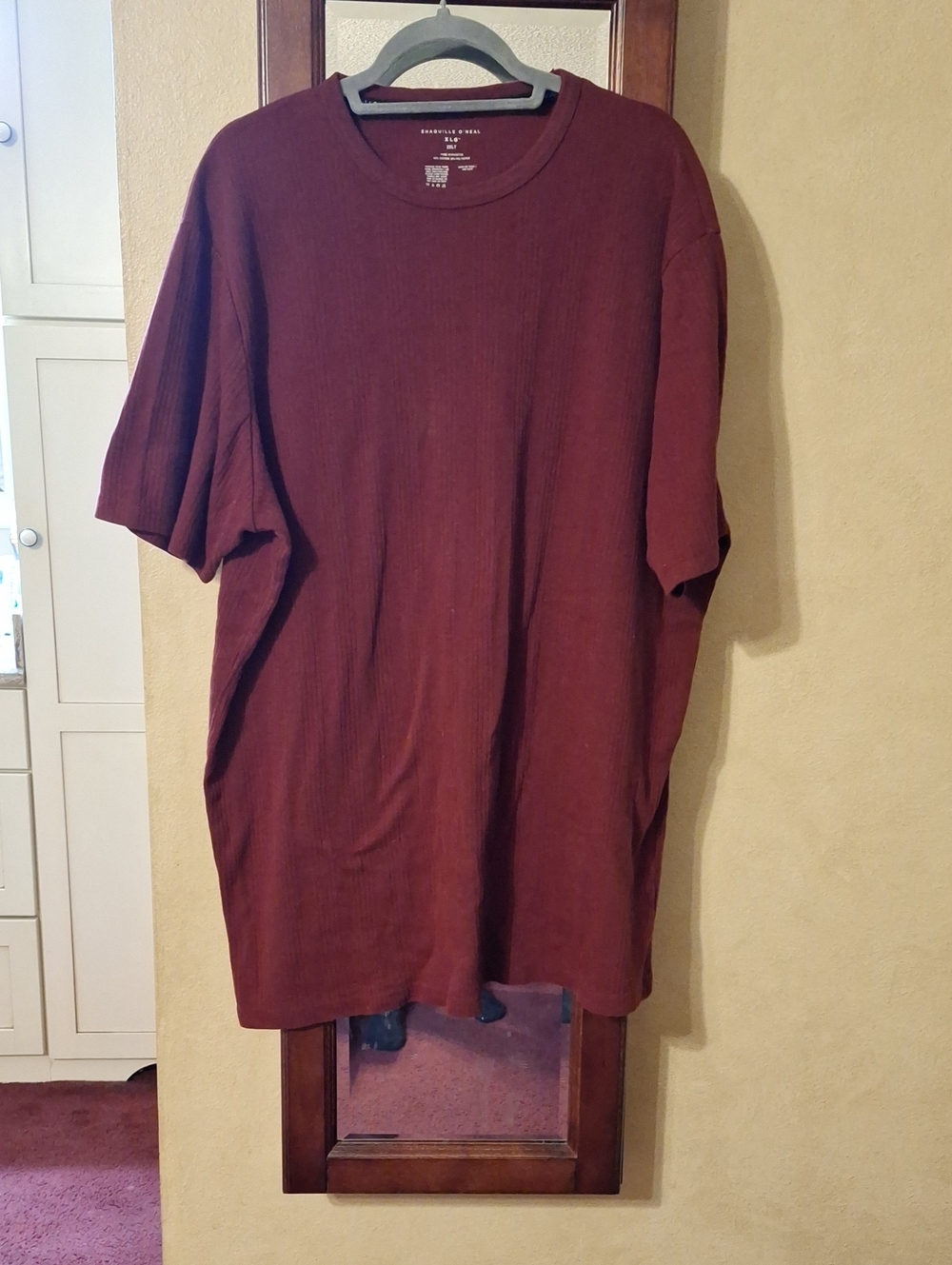 Shaquille O'Neal Men's  Crew Neck, Short Sleeve Shirt. Shoulder To Hem = 34.5"
